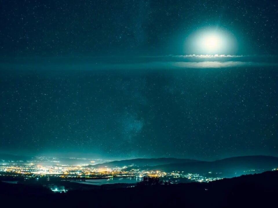 findy- image- moonlight